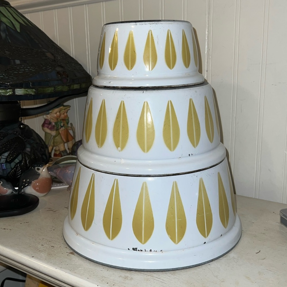 MCM Catherine Holm casserole dishes bowls